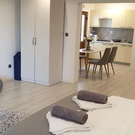 Romantic Apartment Rohreggerova Pula Exteriör bild